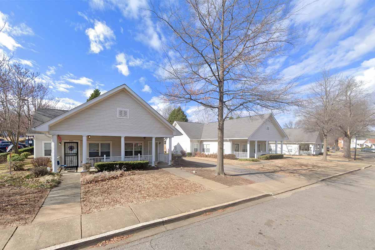 college-park-senior-screenshot-2